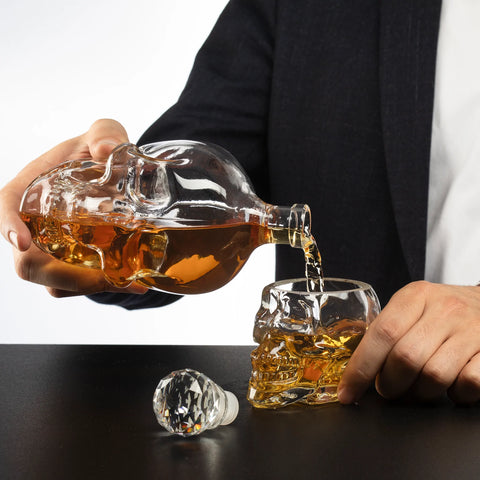 Skull Decanter Large Set with 4 Skull Shot Glasses